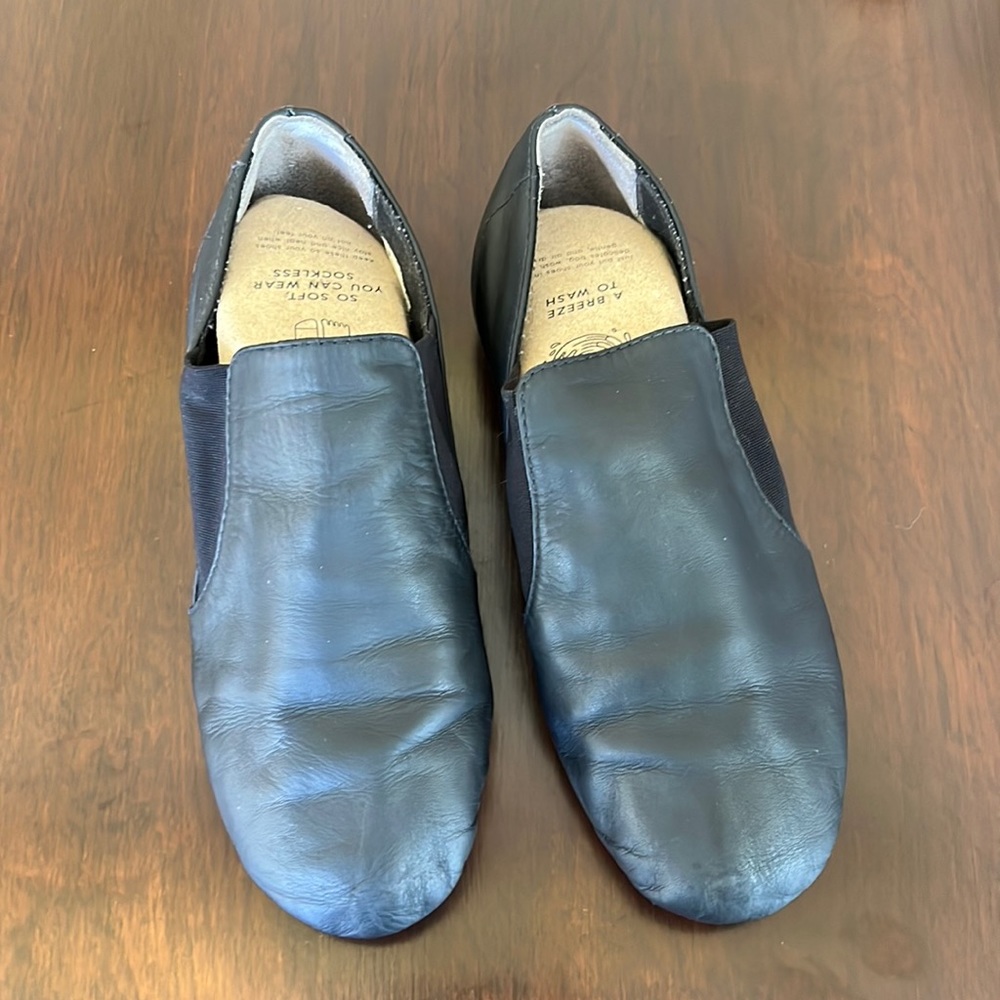 Youth size one black Bloch jazz shoes